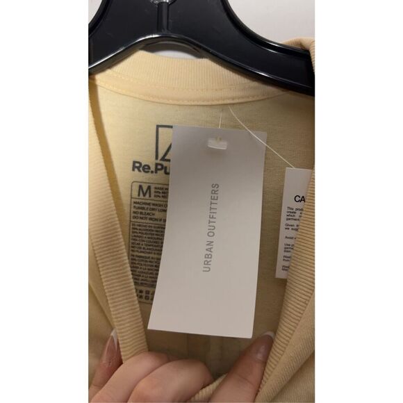 ‼️sale‼️Urban Outfitters Earth Day Repurpose tee shirt size medium C28-40 - Picture 4 of 4